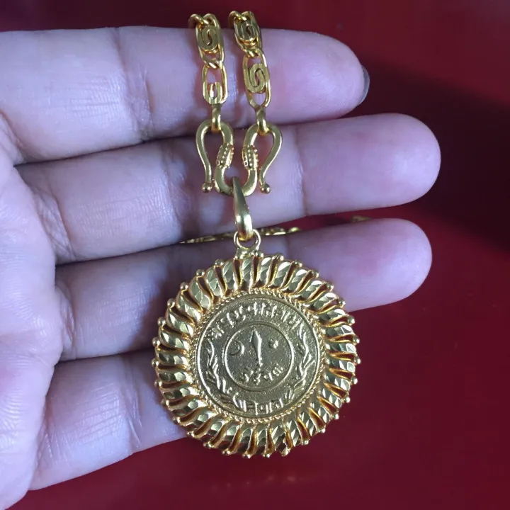 Gold%20Plated%20Panchadhatu%20Chain%20With%20Gold%20Coin%20Locket%20For%20Women%20-%20Image%202