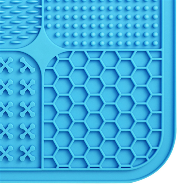 Lick%20Mat%20for%20Dogs,%20Food-Grade%20Silicone%20Dog%20Lick%20Mat%20As%20Slow%20Feeder,%20Dog%20Licking%20Mat%20with%20Suction%20Cups%20Green%20-%20Image%206