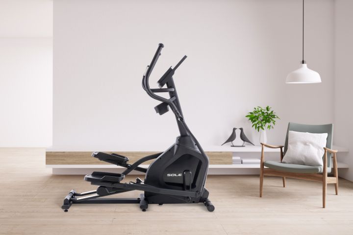 Sole%20New%20E20%20Elliptical%20(Cross%20Trainer)%20with%20incline%20-%20Image%202