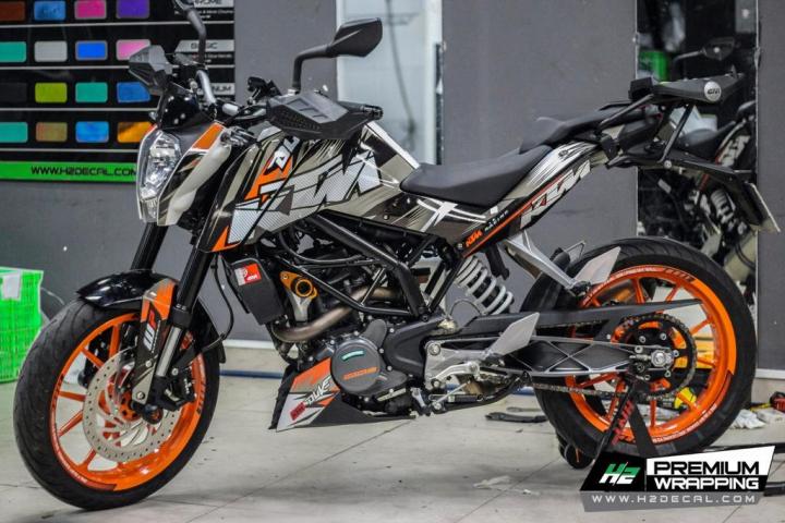 Graphic%20Sticker%20For%20Duke200%20-%20Image%203