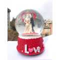 Red Colored Bride And Groom Love Couple Design Water Globe/Showpiece/Water Ball/Glitter For Valentine. 