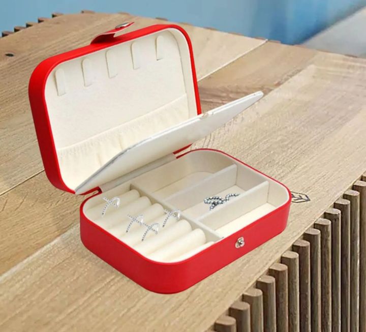 Travel%20Jewelry%20Case,Mini%20Jewellery%20Box,Portable%20Jewelry%20Box%20Display%20Storage%20Case%20%7C%20Fashion%20Jewellery%20Organizer%20Case%20For%20Girls%20-%20Image%203