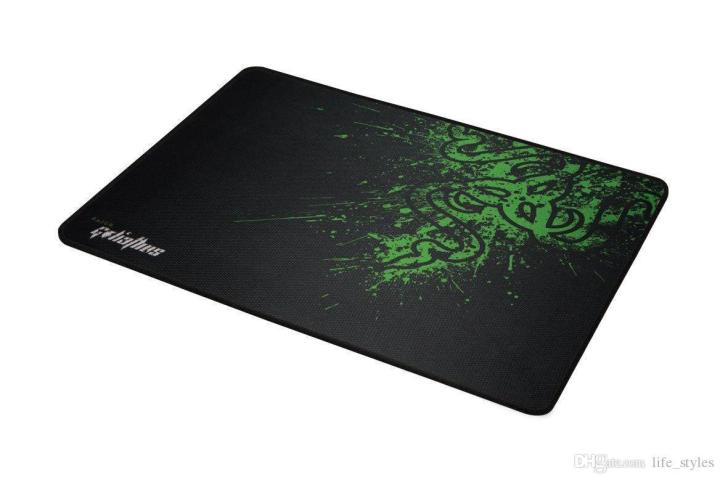 Razer%20Goliathus%20Fragged%20Alpha%20Control%20Mouse%20Pad-(Black%20and%20Green)%20-%20Image%204