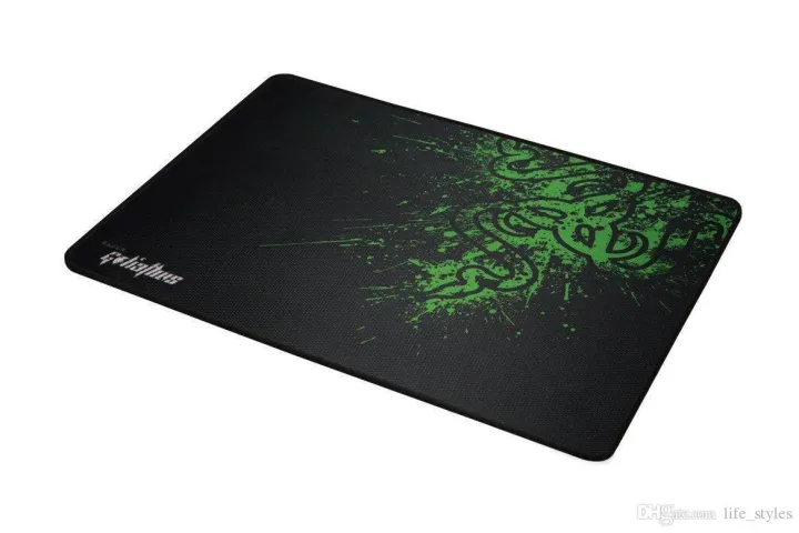 Razer%20Goliathus%20Fragged%20Alpha%20Control%20Mouse%20Pad-(Black%20and%20Green)%20-%20Image%204