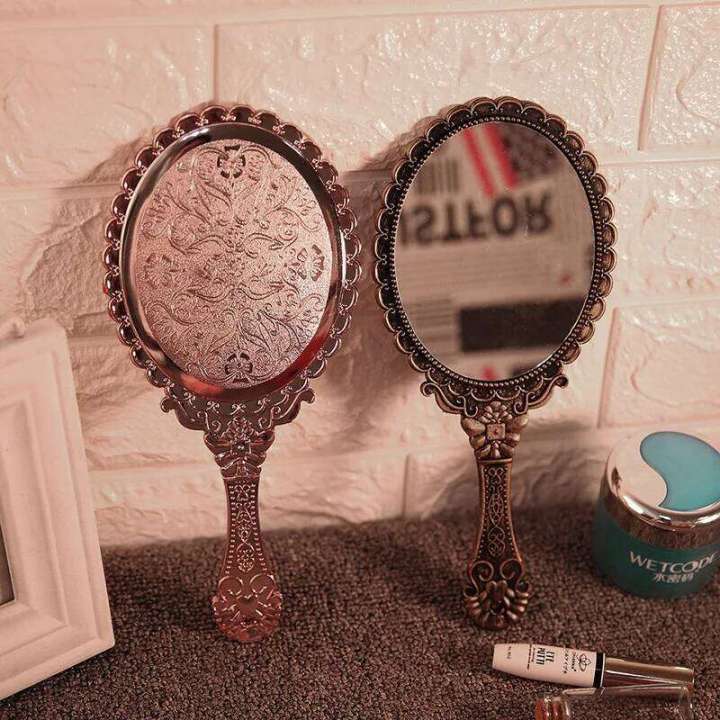 Creative%20Retro%20Makeup%20HD%20With%20Handle%20Women%20Bathroom%20Plastic%20Patterned%20Make%20Up%20Mirror%20Portable%20Handheld%20Antique%20Vanity%20-%20Image%203
