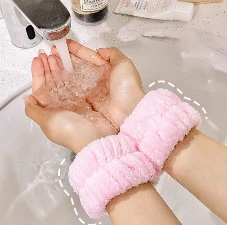 Cloud%20Hairband%20Soft%20Sponge%20Hairband%20in%20Multicolor%20For%20Women%20%7C%20Make%20Up%20%7C%20Wash%20Face%20%7C%20Hair%20Band%20Hair%20Accessories%20-%20Pink%20-%20Image%204