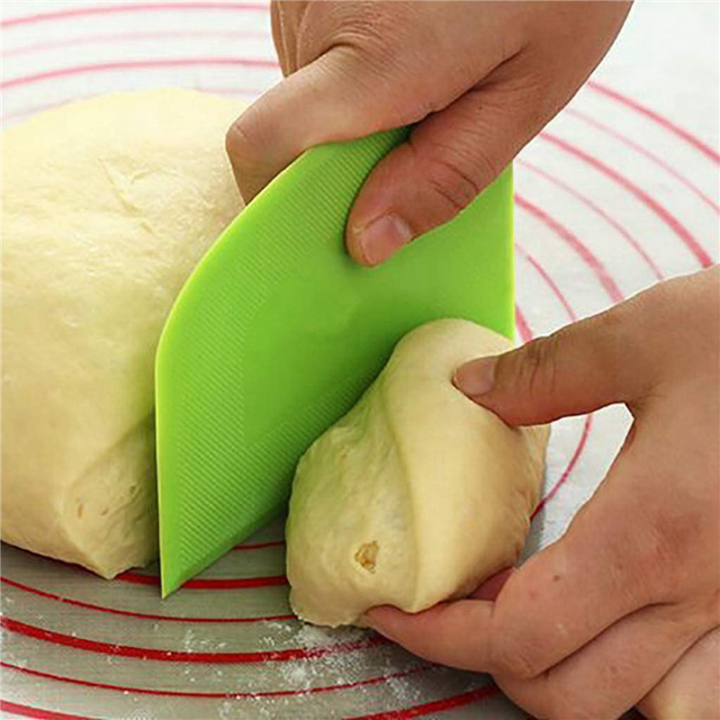 6%20Pieces%20Dough%20Scraper%20Bowl%20Scraper%20Food-Safe%20Plastic%20Dough%20Cutter%20Flexible%20Plastic%20Scraper%20Practical%20Bench%20Scraper%20-%20Image%203