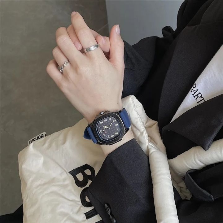 American%20High%20Street%20Sports%20Square%20Fashion%20Unisex%20Simple%20Large%20Dial%20High%20School%20Watch%20-%20Image%206