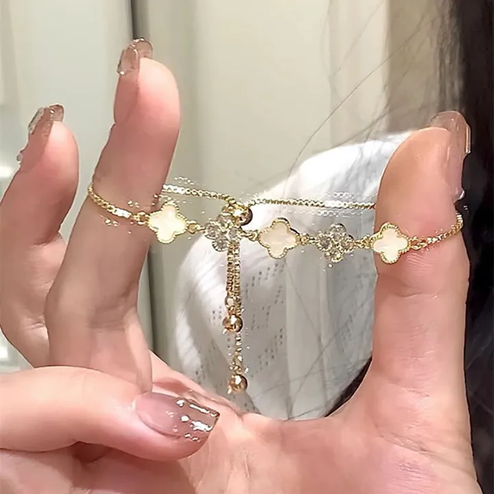 Exquisite%20Temperament%20Four%20Leaf%20Flower%20Bracelets%20Fashion%20Zircon%20Flower%20Bracelet%20JIJIN%20-%20Image%203