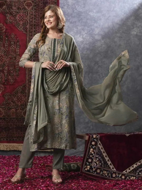Fabdale%20Women%E2%80%99s%20Viscose%20Rayon%20Floral%20Printed%20Straight%20Kurta%20Pant%20Dupatta%20Set%20%7C%20Festive,%20Wedding%20&%20Party%20Wear%20(DVST-014)%20-%20Image%204