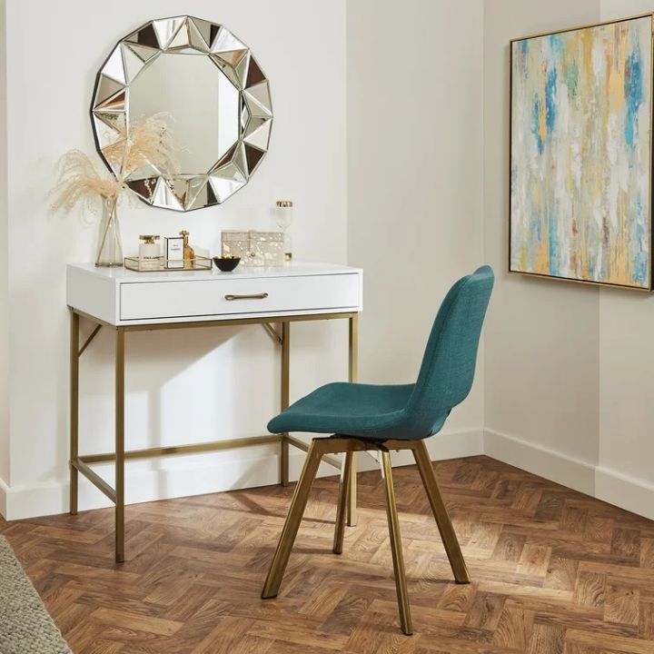 Minimal%20Dressing%20Unit%20-%20Image%206