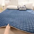 Class A milk velvet mattress mattress padded dormitory students single bedding by winter flannel padded soft mattress. 