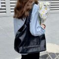 Large Capacity Pu Leather Women's Tote Bag. 