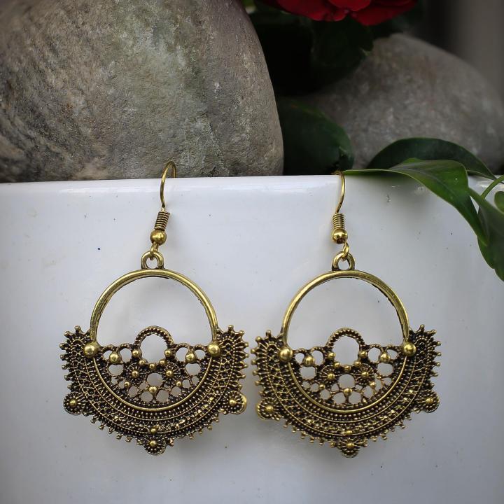 Vintage%20Styled%20Bali%20Textured%20Dangle%20Earrings%20-%20Image%204