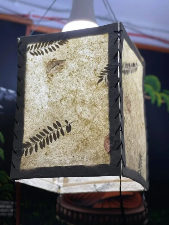 Leaf%20Lamp%20Shades%20For%20Home%20Or%20Restaurants,%20Handmade,%20Lokta%20Paper,%20Nepali%20Kagaj%20Made%20In%20Nepal%20-%20Image%205