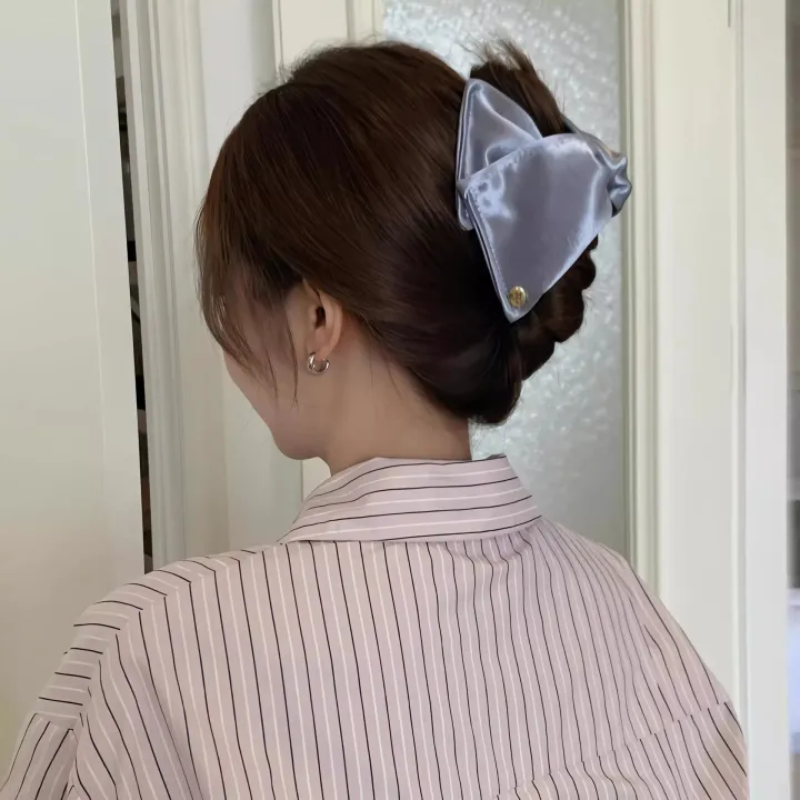 ,%20gilt%20satin,%20shell%20grip%20clip,%20solid%20fabric,%20shark%20clip,%20premium%20sense%20commuter%20hair,%20triangle%20clip,%20hair%20accessories%20-%20Image%204