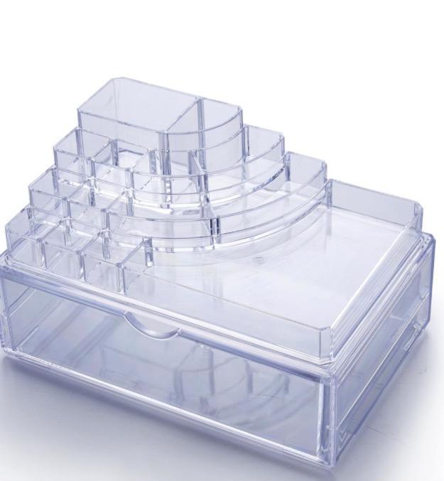 Makeup%20Organizer%20-%20Image%202