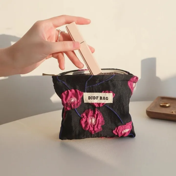 Coin%20Purse%20Portable%20Women's%20Makeup%20Bag%20Large%20Capacity%20Embroidery%20Clutch%20Bag%20with%20Zipper%20Colorful%20Toiletry%20Bag%20Washbag%20-%20Image%204