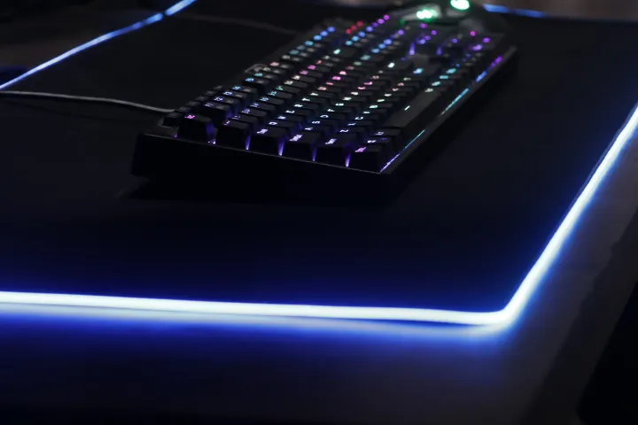 RGB%20Luminous%20Gaming%20Desk%20Mat%20Lighting%20Mouse%20Pad%20-%20Image%202