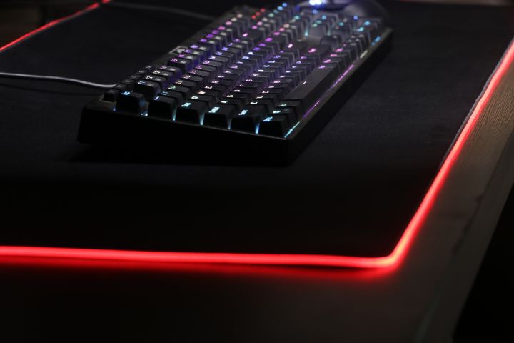 RGB%20Luminous%20Gaming%20Desk%20Mat%20Lighting%20Mouse%20Pad%20-%20Image%203