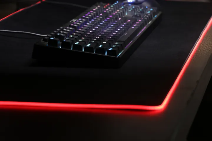 RGB%20Luminous%20Gaming%20Desk%20Mat%20Lighting%20Mouse%20Pad%20-%20Image%203