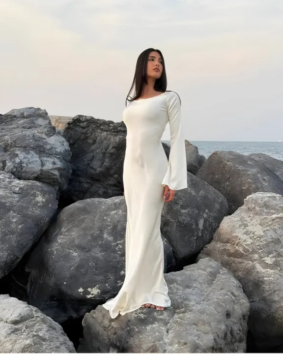Elegant%20Long%20Western%20BodyCon%20Maxi%20Dress%20-%20Silk%20Party%20Wear%20BodyCon%20Maxi%20Dresses%20For%20Women%20-%20Image%204