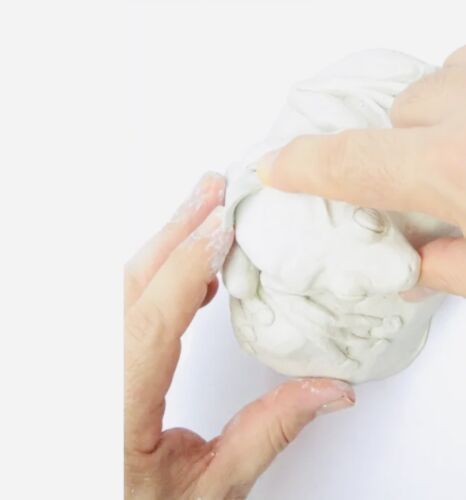 Mont%20Marte%20Air%20Dry%20Modelling%20Clay%20Half%20Kg%20White%20-%20Image%202