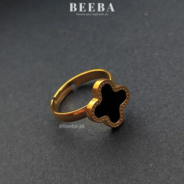 Adjustable%20Clover%20Ring%20%7C%20Roman%20Numeral%20Ring%20%7C%20Anti%20Tarnish%20Ring%20-%20Beeba%20-%20Image%205