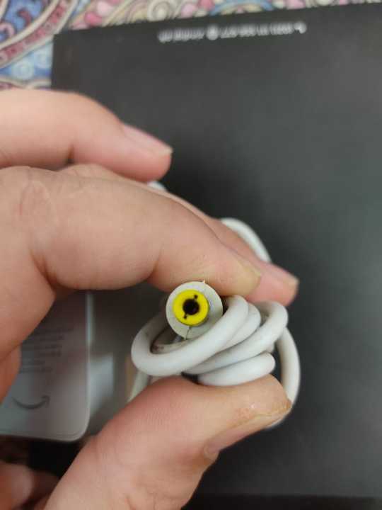 12%20Volt%20Neon%20Led%20Strip%20Tube%201%20Meter/Yard%20Length%20or%20Customized%20Lengths%20as%20per%20Customer%20Demand%20-%20All%20Colors%20-%20%20Red,%20Blue,%20Yellow,%20Purple,%20Green,%20White%20-%20Image%204