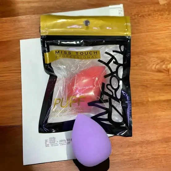 Makeup%20Sponge%20for%20Foundation,%20Cream,%20Powder%20&%20Blush%20%7C%20Soft%20Cosmetic%20Beauty%20Blender%20Puff%20for%20Flawless%20Finish%20%7C%20Makeup%20sponge%20Beauty%20blender%20puff%20%7C%20Foundation%20blending%20sponge%20-%20Image%204