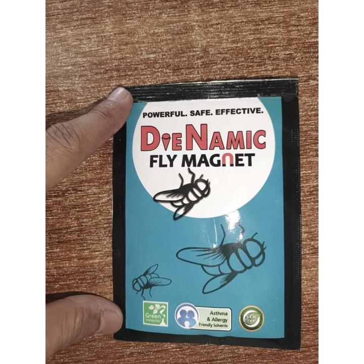 Dienamic fly magnet for the control of flies mosquitoes