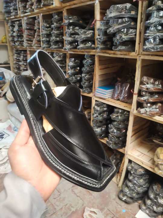 New%20Peshawari%20Thripal%20Gear%20Chapals%20In%20Black%20Color%20-%20Elevate%20Your%20Footwear%20Collection%20With%20This%20Stylish%20Pair%20-%20Image%205