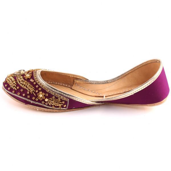 Women%20%E2%80%9CGINA%E2%80%9D%20Embossed%20Stone%20Indian%20Khussa%20-%20Image%203