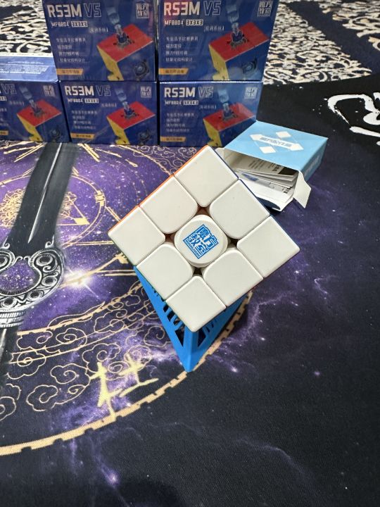 MoYu%20RS3M%20V5%20dual%20adjustment%20and%20rs3m%20v5%20ball%20core%20uv%20maglev%203x3%20Magnetic%20Speed%20Cube%20(Dual%20Adjustment)%20Stickerless%20Professional%20Puzzle%20-%20Image%203