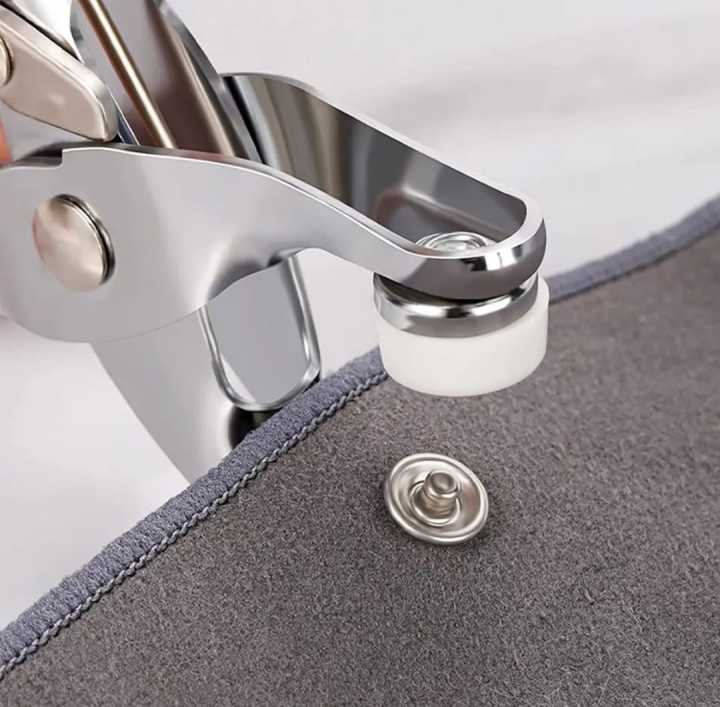 High%20Quality%20Metal%20Snap%20Buttons%20Press%20Plier%209.5mm%20Metal%20Sewing%20Prong%20Ring%20Buttons%20Clip%20Plier%20_Diy%20Button%20Punch%20Tool%20For%20Baby%20Clothes_abaya%20Ring%20Metal%20Button%20Presser%20Machine%20Fastener%20Snap%20Buttons%20Kit%20Tich%20Button%20Tool%20Kit%20-%20Image%208