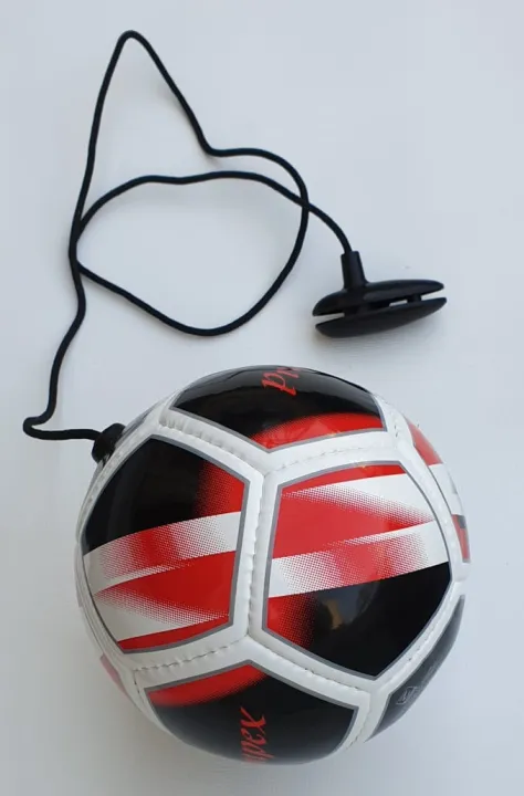 Training%20Soccer%20Ball%20-%20Smart%20Football%20with%20Tether%20for%20Juggling,%20Foot%20Control,%20Kicking%20Practice%20-%20Adjustable%20Cord%20-%20Outdoor%20Soccer%20Equipment%20-%20Image%204