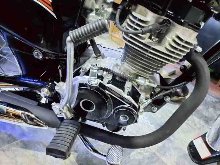 Engine%20Kit%20125cc%20Engine%20Wrap%2023%20Pieces%20Waterproof%20Heatproof%20Vinyl%20Cut%20Sticker%20-%20Image%204