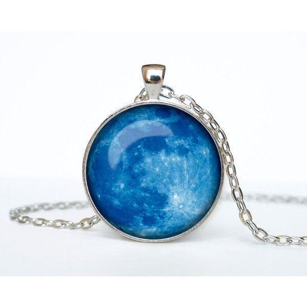 MOON%20NECKLACE%20GLOW%20IN%20DARK%20-%20Image%204