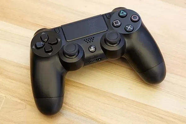 PlayStation%204%20Controller%20PS4%20DualShock%204%20Refurbished%20-%20Image%202