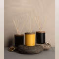 Bamboo and cap aromatherapy large mouth spray colored candle, glass bottle, volatilizing stick, no fire solid wood cap, expanding fragrance, empty bottle. 