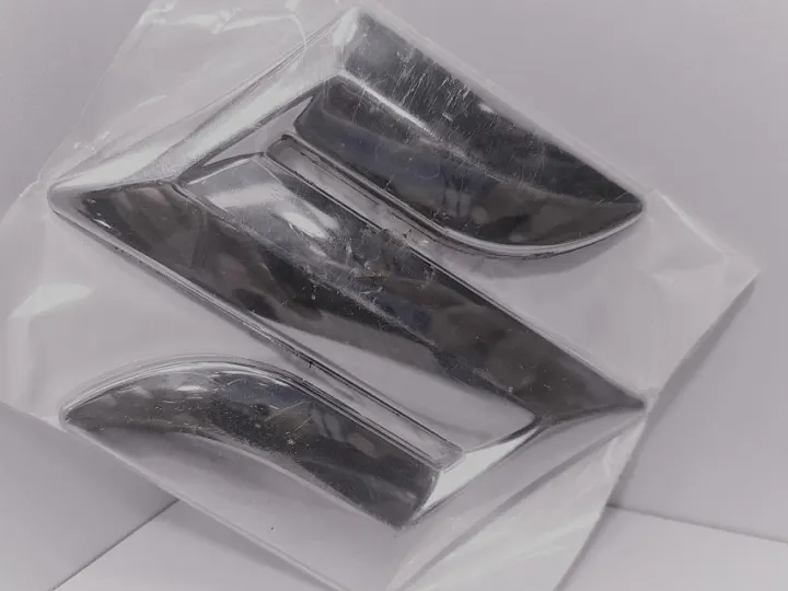 SUZUKI%20Logo%203D%20Embroidered%20Patch%20Unisex%20Iron-On%20Patch%20for%20Clothing%20Accessories%20in%20Black%20-%20Image%204