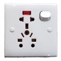 UNIVERSAL 5 IN 1 SOCKET. 