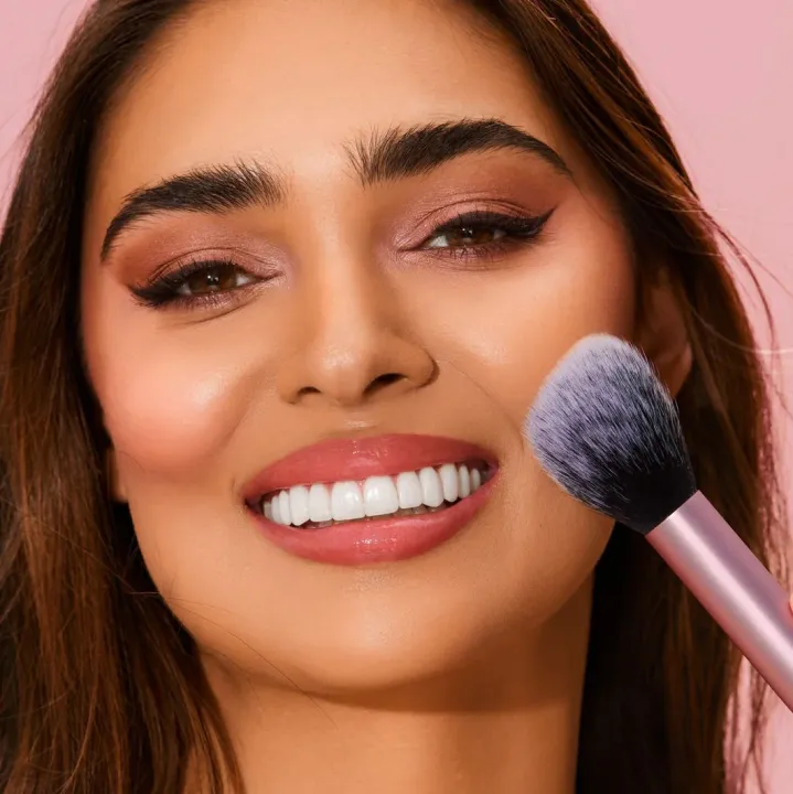 Everyday%20Essentials%20Makeup%20Brush%20&%20Sponge%20Set/makeup%20brushes/%20affordable%20-%20Image%205