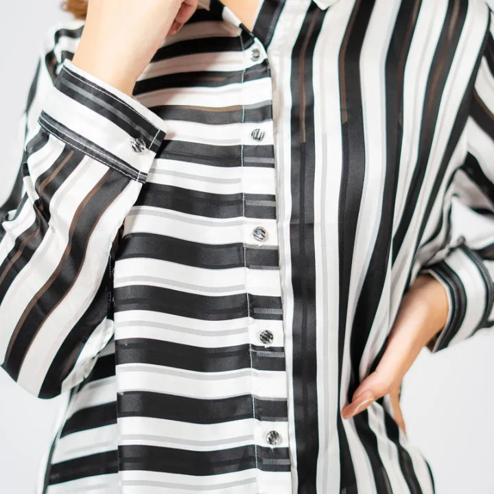 Women's%20Contrast%20Stripe%20Printed%20Casual%20Shirt%20%20White%20&%20Black%20-%20Image%202