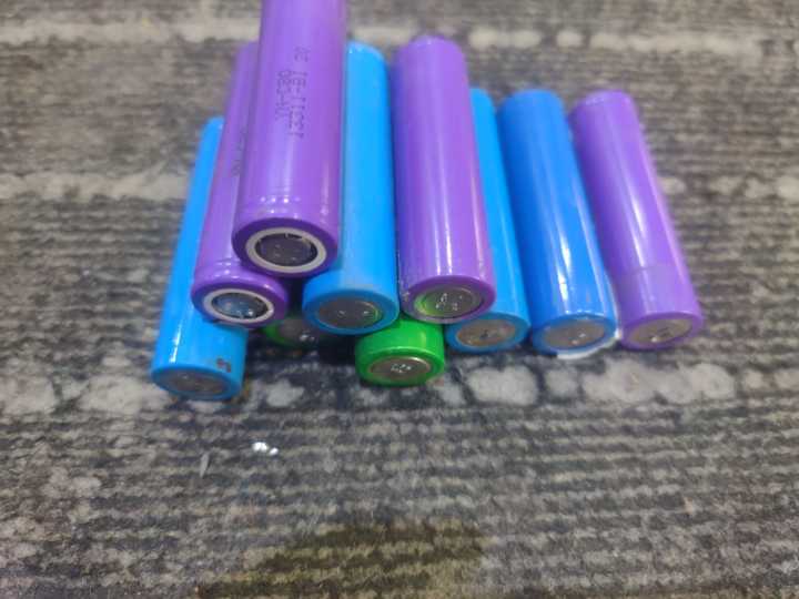Lithium%20Ion%20Battery%2018650%20Rechargeable%20Batteries%20Wholesale%20Factory%20Price%20Bulk%20Order%2018650%203.7V%203350mAh%20Original%20Rechargeable%20-%20Image%203