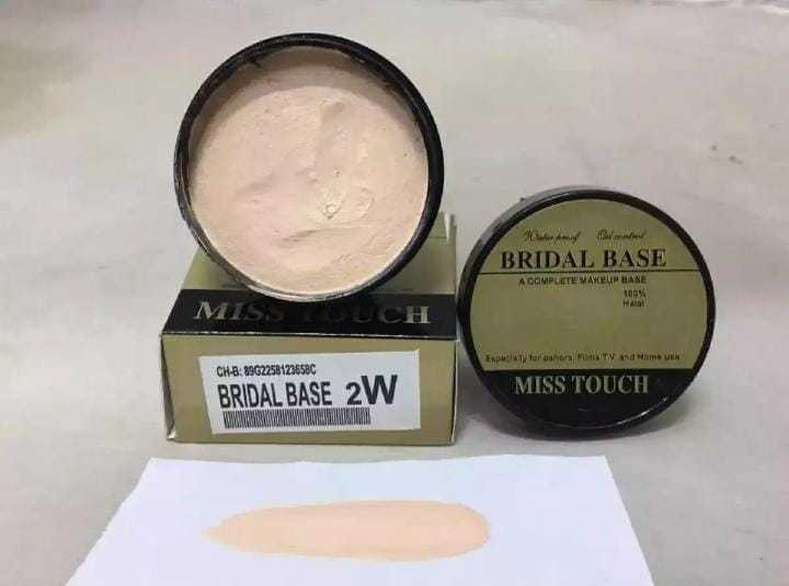Bridal%20Base%20Full%20Coverage%20Bridal%20Base%20Long%20Lasting%20Makeup%20Miss%20Touch%20-%20Image%204