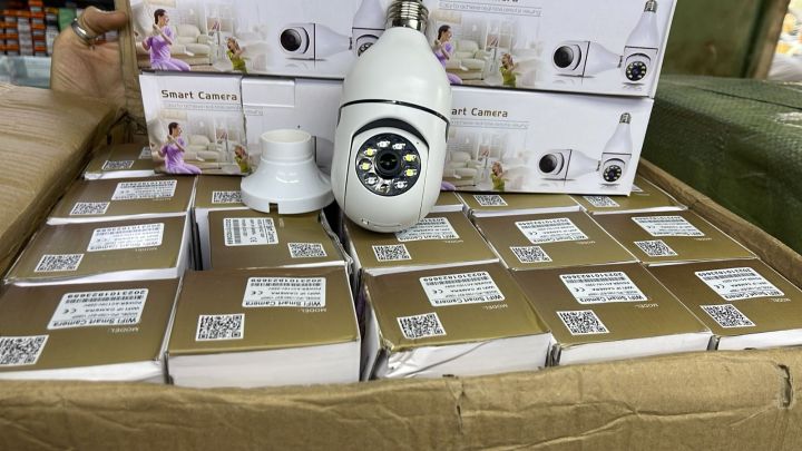 V380%20Pro%20New%20Bulb%20E27%20IP%20Camera%20Outdoor%20Security%20Protection%20WiFi%202MP%20Waterproof%20Full%20Color%20Night%20Vision%20Two%20Way%20Video%20Phone%20App%20-%20Image%204