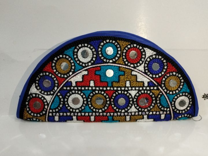 Traditional%20Half%20Moon%20Shaped%20Clutch%20Purse%20Size%209x5%20Inches%20Hand%20Made%20Embroided%20Mirror%20Work%20Pakistani%20Sindhi%20Handicraft%20for%20Females%20-%20Image%203