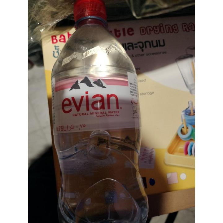 Evian water 0.75ml sport cap