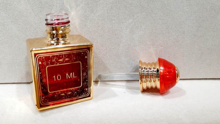 AZZARO%20by%20Al-Falah%20Perfumes%20long%20lasting%20most%20famous%20attar%20all%20time%20favourite%20best%20fragrance%20-%20Image%202